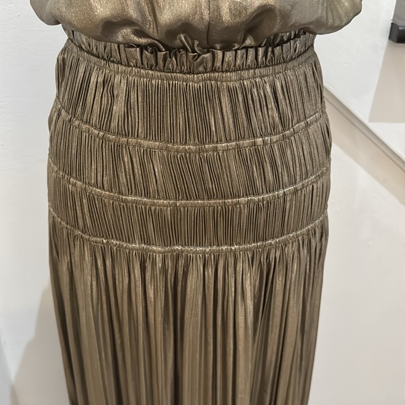 ✨Beautiful maxi dress ✨ - Picture 2 of 4